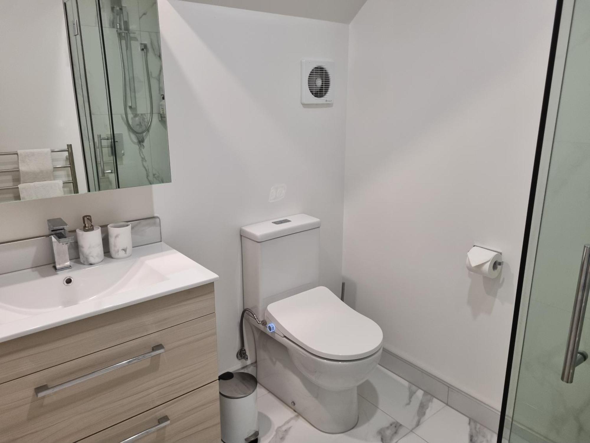 Ferienwohnung Cloud Nine Elegant Escape Awaits Christchurch Exterior foto